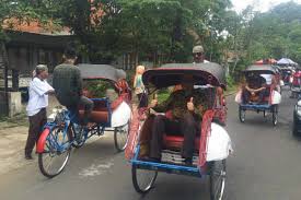 Pengen tahu tipe motor viar roda tiga apa saja yang saat ini bisa agan pinang untuk jadi teman usaha? Becak Motor Di Jogja Dipercanggih Jadi Becak Listrik