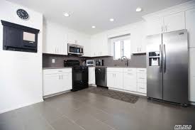 In addition to a wide selection of arts & crafts and home decor products, your local massapequa, new york michaels carries a range of seasonal products. 62 Carman Place Massapequa Ny 11758 Off Market Nystatemls Listing 10452286