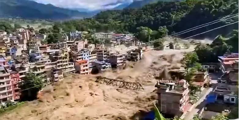 नेपाल में अचानक आई बाढ़ से भारी तबाही, 384 यात्री लापता; 105 भारतीयों की  तलाश जारी