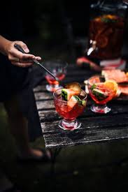 Das Sommer Trendgetrank Aperol Spritz Sangria Tinastausendschon Rezept In 2020 Kochrezepte Aperol Spritz Essen Fur Gruppen