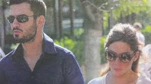 Οι δυο τους, ωστόσο, αποφάσισαν πως βασική προτεραιότητά τους είναι η κόρη τους και οι σχέσεις τους παρά το. Giannhs Tsimitselhs Basw Laskarakh Fwtografies Apo Ton Gamo Toys