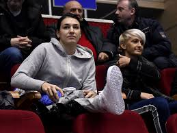 În prezent, ea evoluează la clubul csm bucurești. Cristina Neagu Mesaj EmoÈ›ionant La Un An De La OperaÈ›ia La Genunchi Libertatea