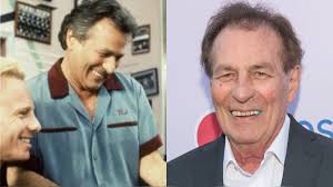 Falleció Joe E. Tata, actor que dio vida a Nat Bussichio en “Beverly Hills,  902010”