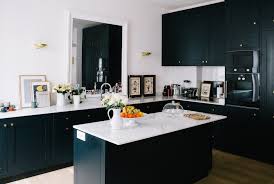 L Appartement Parisien De Sezane Lili In Wonderland Remodelage Petite Cuisine Sol De Cuisine Cuisine Appartement