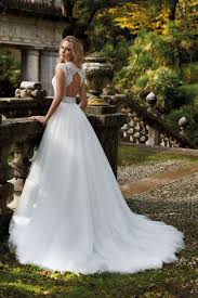 Inoltre, abbiamo vestito milioni di spose provenienti da tutto il mondo e siamo in grado di capire e interpretare perfettamente i loro gusti e le loro esigenze. Nicole Spose Abiti Da Sposa 2021 Vestiti Da Sposa Nicole Spose