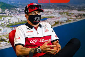 Kimi raikkonen, 2020 formula 1 sezonunun ardından da formula 1'de kalabileceğini söyledi. F1 Raikkonen Set For One Record Hamilton Hopes For Another Cgtn