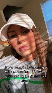 Julia Markowski's Instagram, Twitter & Facebook