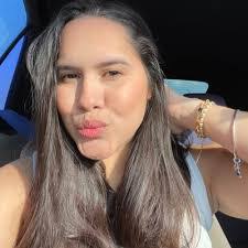 Liz Briceno's Instagram, Twitter & Facebook