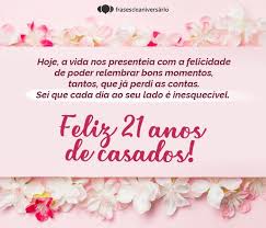 Festa de bodas em uma plaquinha escrito o nome dos noivos e a data. 21 Anos De Casados Mais De Duas Decadas De Muito Amor Frases De Aniversario