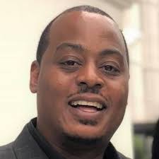 Eric Luster's Instagram, Twitter & Facebook