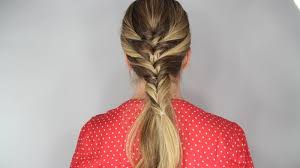 By repeating the topsy tail technique down your hair, it gives the illusion of a braided hairstyle. The Stacked Topsy Tail Braid Hair Tutorial Colorado