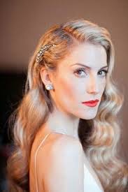 This Is A Classy Look From The Fifties Hot Hair Styles Vintage Hairstyles Trendy Wedding Hairstyles