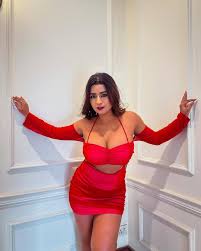 Suhana Khan (Suhu) - Free pics, galleries & more at Babepedia