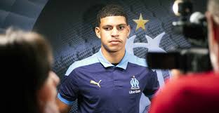 Has speed to burn, which gives henrique a lot of breakaways. Avb Well Satisfied With Luis Henrique Signature