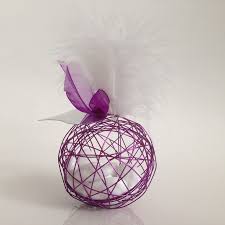 Boule Metallique A Dragees Violet Avec Plume Blanche Bonbonniere Mariage Contenant Dragees Mariage Boite Dragees Mariage