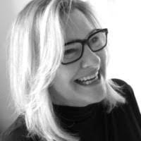 Linda Landers's Instagram, Twitter & Facebook