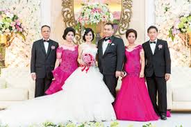 Apa (keputusan) yang harus saya ambil, karena saya cukup tertekan dengan segala. Elegant Timeless Tema Pernikahan Abadi Regan Sheren Di The Ritz Carlton Mega Kuningan Jakarta Weddingku Com