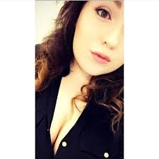 Chloe Bond (@bondchloxx)