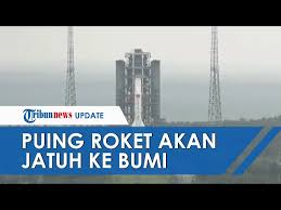 Mei lalu, sebuah roket china lainnya jatuh tanpa kendali ke samudra atlantik di lepas pantai afrika barat. Iqec88livuu1em