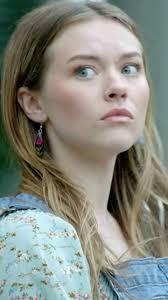 Violet's Rush prep starts with one major mission: wardrobe 👗  #SororityMomsGuideToRush is now