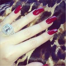 Kyle cook thinks 'single' paige desorbo is mostly likely to hook up with another bravolebrity. Kiss Bare Nails Get Khloe Kardashian S Red Hot Mani Hollywood Life