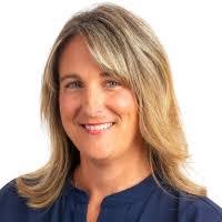 Elizabeth Durden's Instagram, Twitter & Facebook