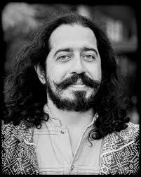 A Cambridge man is trying to photograph 8,000 strangers, and is learning a  lot about humans doing it