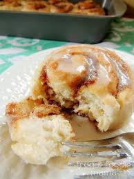 French Vanilla Chai Cinnamon Rolls How Sweet Eats Cinnamon Rolls Delicious Desserts