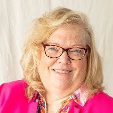 Betsy Gilliland's Instagram, Twitter & Facebook