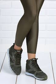 Pin By Bahar On Ayakkabi Women Shoes Sneakers Shoes