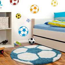 Sie eignen sich sowohl für modern als auch klassisch eingerichtete räume und setzen schöne. Kinderteppich Fur Kinderzimmer Fussball Form Hochflor Teppich Turkis Weiss