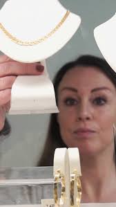 Guldboom: Se vad en förlovningsring är värd