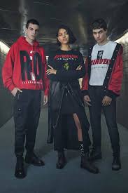 Released january 19th, 2021, 'la casa' stars gabriel cañas, camila carreño, carol campos, carlos cortez the movie has a runtime of about 1 hr 13 min, and received a user score of 66 (out of 100. Diesel To Launch Collection Inspired By La Casa De Papel Money Heist