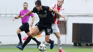 Sport lisboa e benfica b, commonly known as benfica b, is a portuguese professional football team based in seixal. Paulo Bernardo Com Bota Medicinal Benfica B Jornal Record