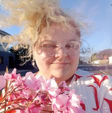 What are some good gel polish brands for nail technicians?