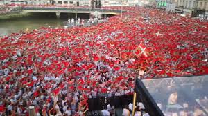 Bienvenue sur le site officiel de dax, la feria ! Fetes De Bayonne 2018 Les Festayres Chantent La Pena Baiona Youtube