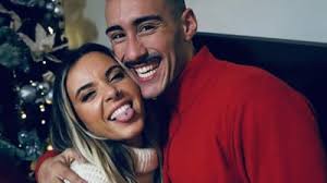 Afonso oferece presente de luxo a Jéssica e o casal celebra o primeiro  Natal em conjunto. Veja aqui o que recebeu