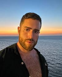 Michael Tozzi's Instagram, Twitter & Facebook