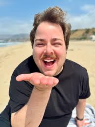 happy summer bitches!!! 🌈💙