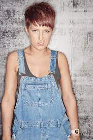 suss fur feines kurzes haar der weiche tief fallende pony nimmt der kurzhaarfri kurzhaarfrisuren damen feines haar frisuren kurze haare braun kurzhaarfrisuren