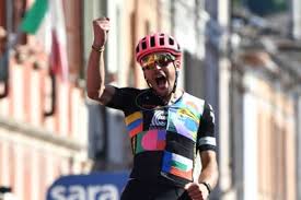 Het nk wielrennen in frankrijk het franse kampioenschap voor de mannen is zeker geen eitje. Uitslag Giro Etappe 18 Ex Rondewinnaar Alberto Bettiol Wint Het Nieuwsblad Mobile