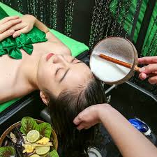 Hướng dẫn gội đầu giúp tóc nàng dài thêm cả chục cm trong 30 ngày