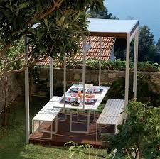 Seluruh bangunan berbahan kayu dan batu dengan sebuah taman khas eropa di bagian depan. 60 Desain Gazebo Minimalis Bambu Dan Kayu Desainrumahnya Com