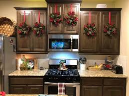 80 Christmas Kitchen Decorating Ideas So That Your Home Chef Rejoice In Christmas Cheer Ethinify