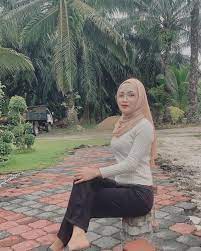 Pin By Lupey On S Muslim Women Hijab Beautiful Hijab Muslim Fashion Hijab