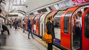 Booking tiket kereta online traveloka mitra resmi pt kai. Hikayat Kereta Bawah Tanah Dari London Sampai Jakarta