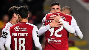 Kariyerinde boca juniors, benfica, atletico madrid, dalian yifang ve chicago fire takımlarında forma giyen gaitan, geçen sezon lille'de 4 maça çıkmıştı. Guerreiros Do Minho Sem Paulinho Goleiam Moreirense 0 4 Pressnet