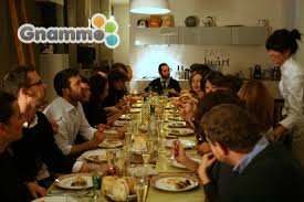 Fenomeno Social eating, cene tra sconosciuti | MixerPlanet