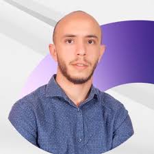 Vous êtes désormais plus de 6 000 à me suivre sur Linkedin ! 😍 Voici 6  faits que vous ignorez sur moi : 1. Je quitte la France dans moins de 3