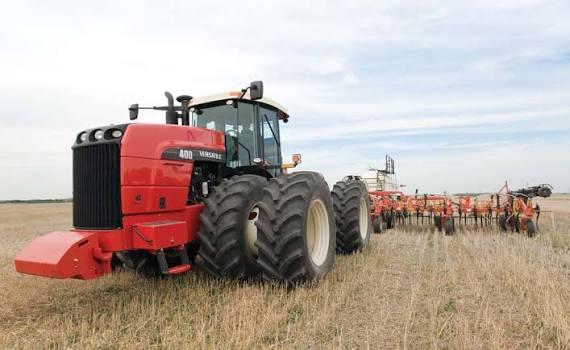 Versatile 485 Tractor